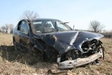 Poważny wypadek BMW koło Gniewoszowa. Dwie osoby ranne