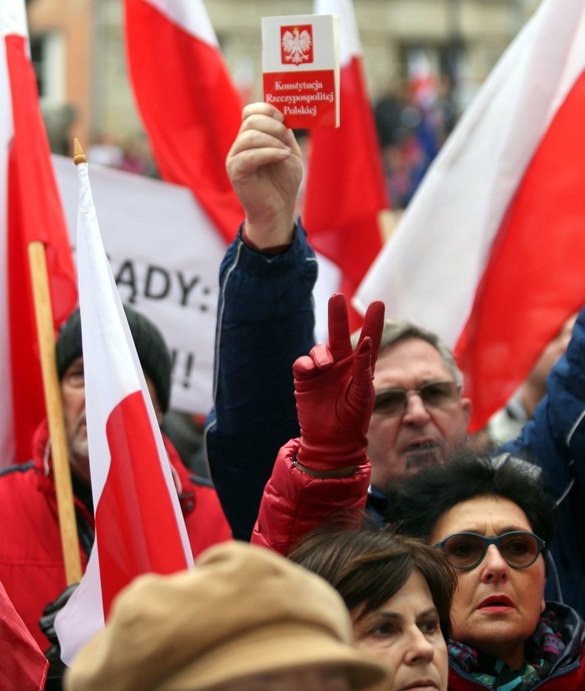 Komitet Obrony Demokracji rozpoczął manifestację w Gdańsku