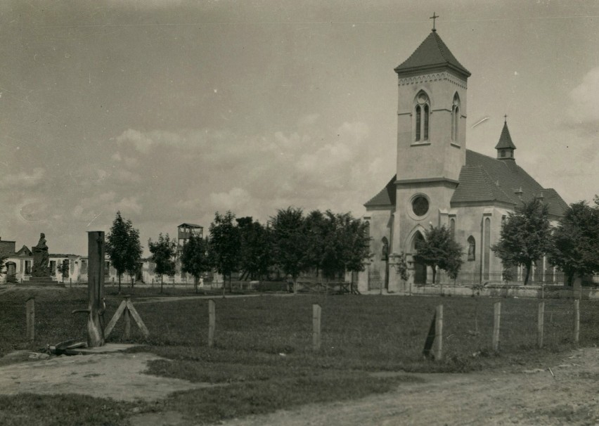 Konstantynowski kościół odbudowano w latach 1917-1922 według...