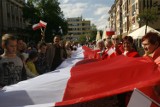 Dzień Flagi 2 maja nie jest dniem wolnym od pracy. Ale pracuja nieliczni. Czy powinno być wolne?