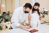 Pary młode znów przekładają wesela. Branża ślubna chce protestować, a rząd planuje bony dla narzeczonych