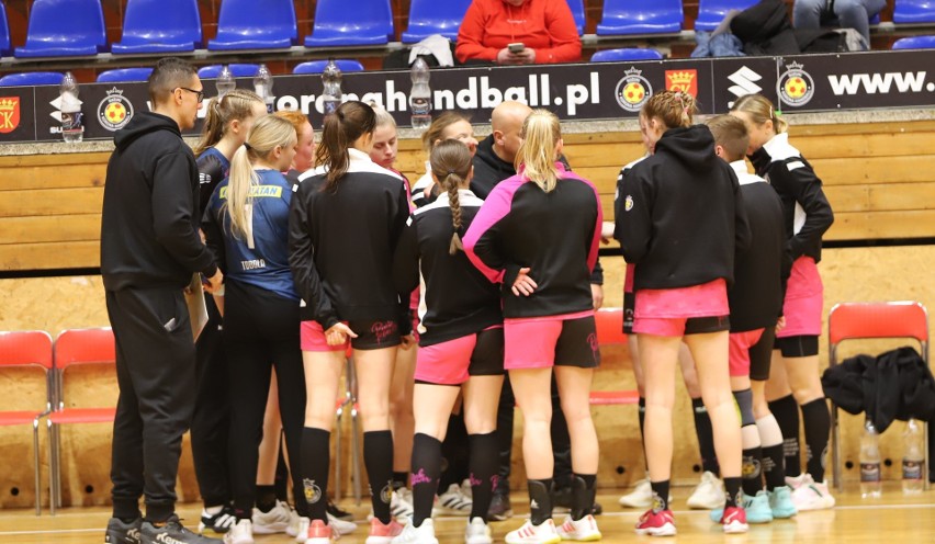 1. liga piłkarek ręcznych. Niespodziewane problemy Suzuki Korony Handball Kielce 