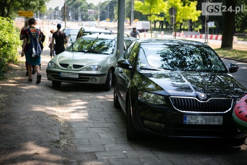 Arkonka: Nie parkujcie na „dziko”. To się może Wam nie opłacić