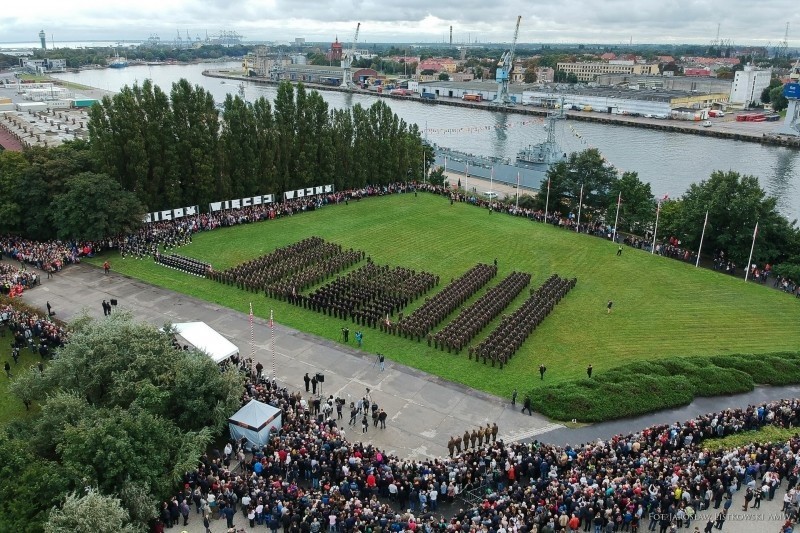 122 podchorążych Szkoły Orląt złożyło przysięgę wojskową na Westerplatte (ZDJĘCIA)