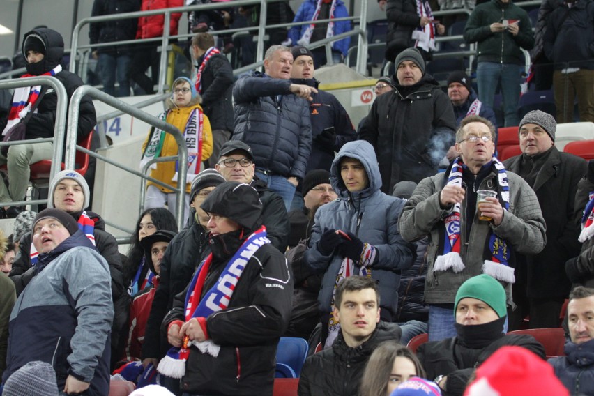 Górnik Zabrze - Wisła Kraków: mimo zimna, na trybunach był...