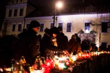 Kraków pamięta, choć skromnie, i zanosi modlitwy do świętego [ZDJĘCIA, WIDEO]