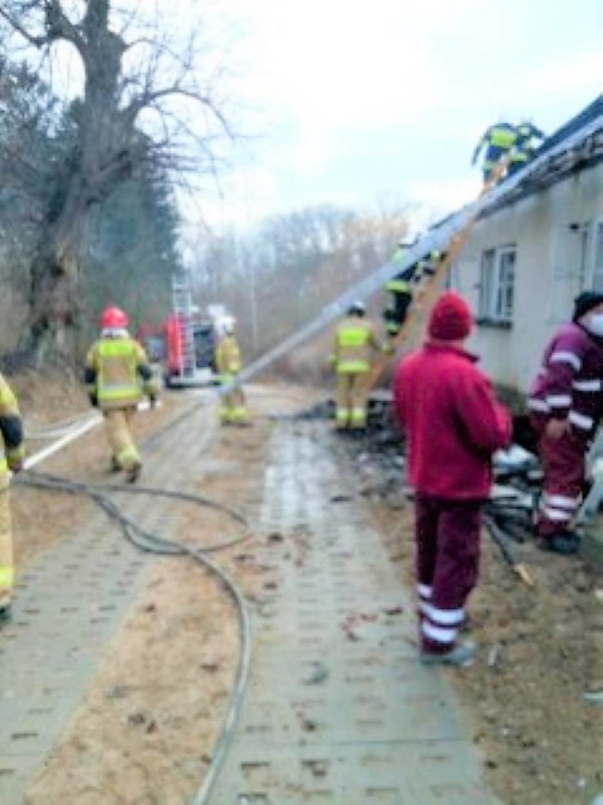 Tragiczny pożar w gminie Malechowo 13.03.2021 r. Strażacy znaleźli zwłoki mężczyzny