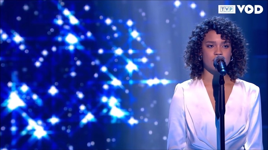 "The Voice Kids 4". Sara Egwu-James oczarowała wszystkich swoim głosem! Co zrobiła z nagrodą za zwycięstwo w programie TVP?