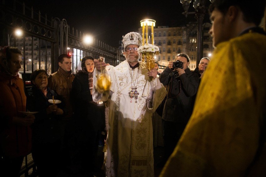 Liturgia nocna w łódzkiej katedrze prawosławnej [ZDJĘCIA]