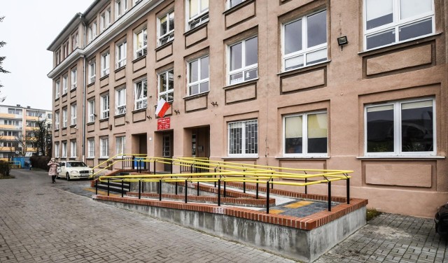 Nauczyciele Zespołu Szkół nr 30 Specjalnych w Bydgoszczy wygrali sprawę w sądzie i otrzymają dodatki, o których wypłatę walczyli od dłuższego czasu.