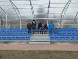Nowe trybuny na stadionie w Knapach. Zobaczcie zdjęcia