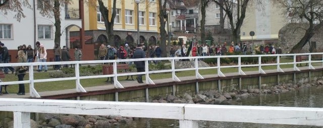 Promenada nad jeziorem w centrum Barlinka już teraz cieszy się sporym zainteresowaniem. Przychodzą na nią nie tylko turyści, mieszkańcy i wycieczki z miejscowych szkół.