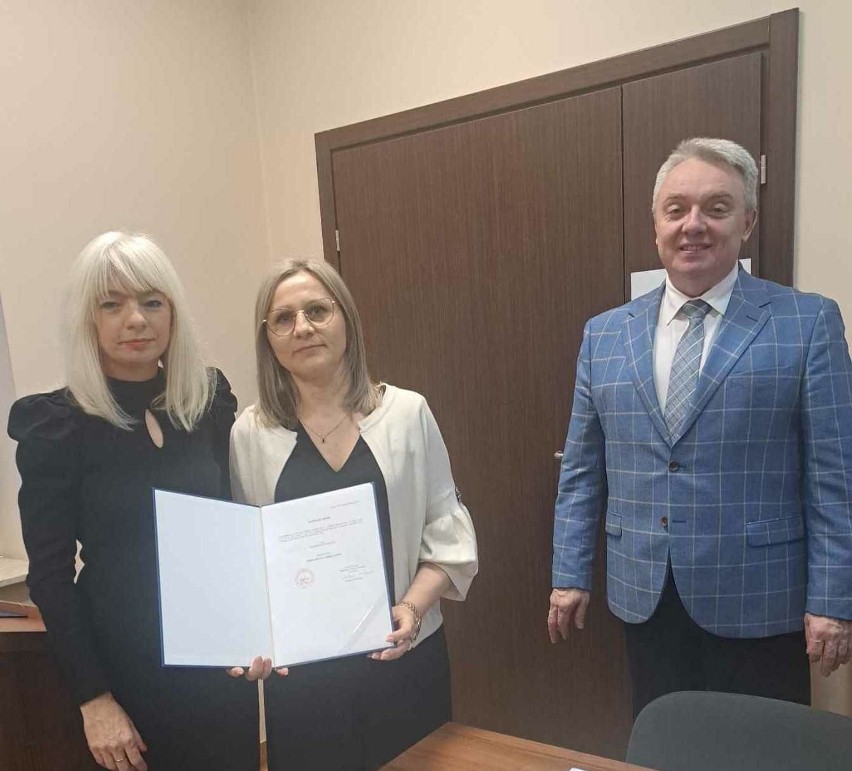 Zaprzysiężenie nowej radnej Rady Miejskiej w Łagowie Renaty Banakiewicz. Została wybrana w wyborach uzupełniających