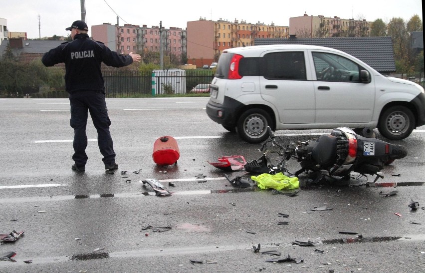 Wypadek w Zgórsku. Motorowerzysta zderzył się z autem 