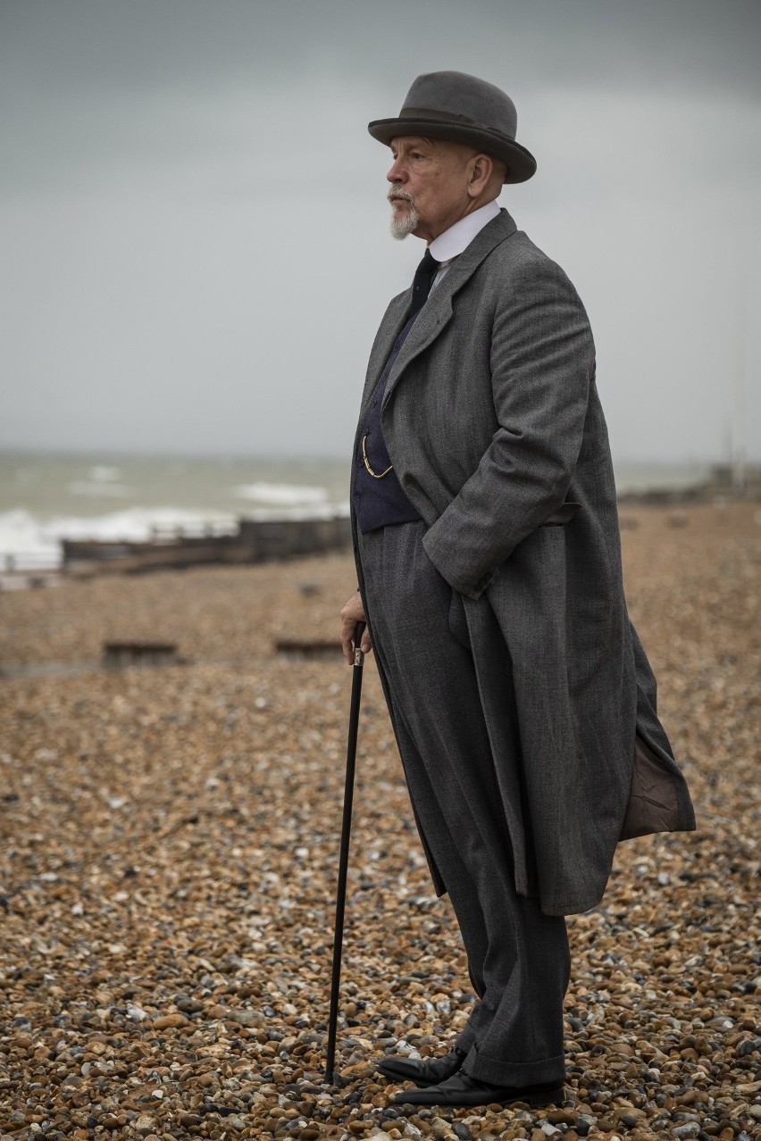 "A.B.C.". John Malkovich jako pierwszy Amerykanin wciela się w słynnego detektywa Herculesa Poirot!