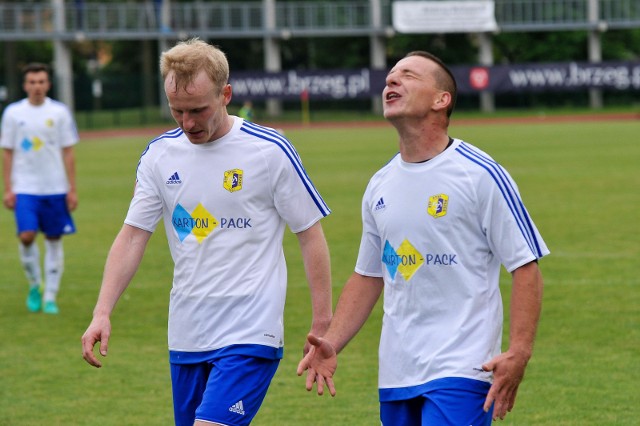 Kamil Zalewski (z lewej) i Marcin Mazur byli najbliżsi zdobycia bramki dla brzeskiego zespołu.