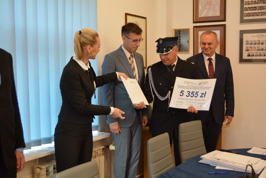 OSP z powiatu ostrołęckiego i ostrowskiego otrzymają wsparcie finansowe z WFOŚiGW. 5.10.2022