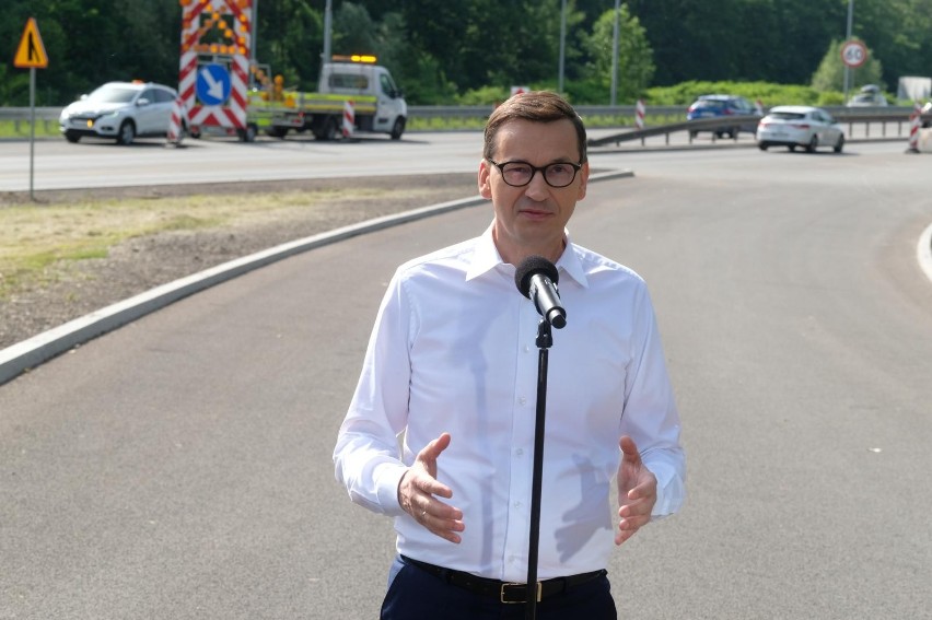 Premier Mateusz Morawiecki na otwarciu węzła komunikacyjnego...