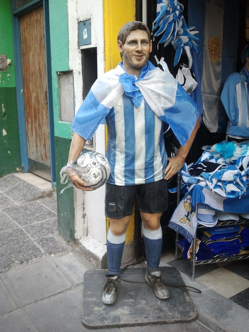 W Buenos Aires jest więcej symboli Messiego niż w rodzinnym...