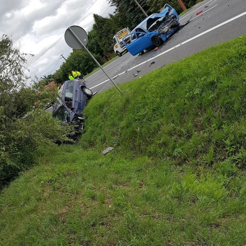 Pięć osób ucierpiało w wypadku w Głogowie [ZDJĘCIA]