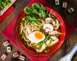 5 dań kuchni azjatyckiej, które przygotujesz w domu. Zupa miso to dopiero początek! [PRZEPISY]