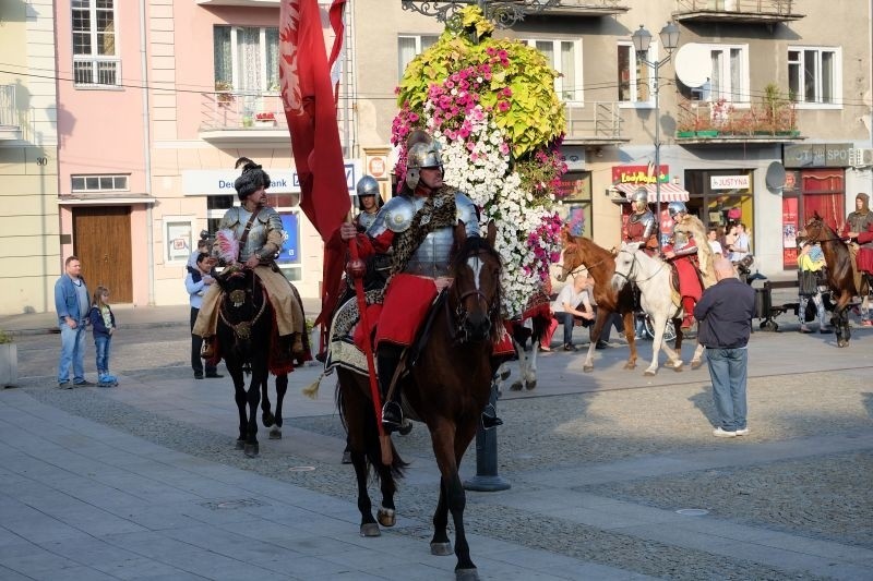 Husaria na Rynku Kościuszki w Białymstoku