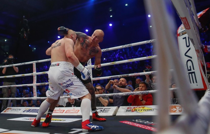 Artur Szpilka w walce z Łukaszem Różąńskim w Rzeszowie 30...