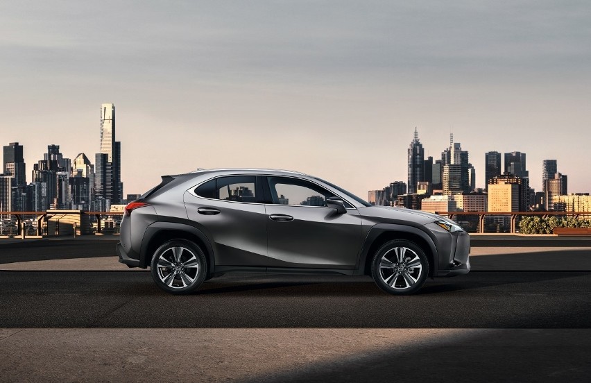 Lexus UX...