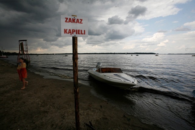 Jezioro Zegrzyńskie jest popularnym miejscem wypoczynku mieszkańców Warszawy i nie tylko.