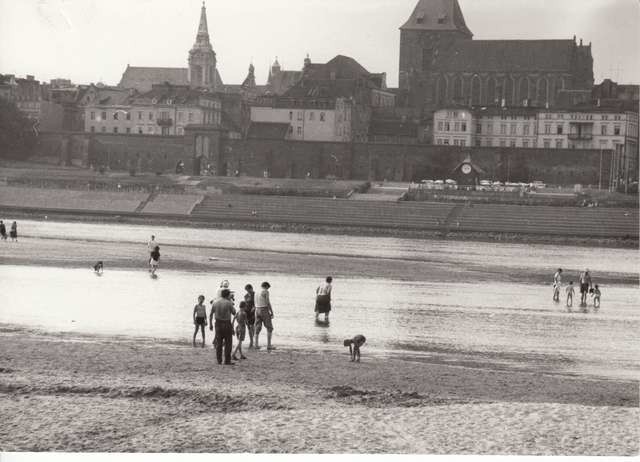 Sto lat po wielkiej suszy z XIX wieku woda w Wiśle niemal zniknęła ponownie. Na przełomie sierpnia i września 1992 roku wodowskazy pokazywały w Toruniu 121 cm
