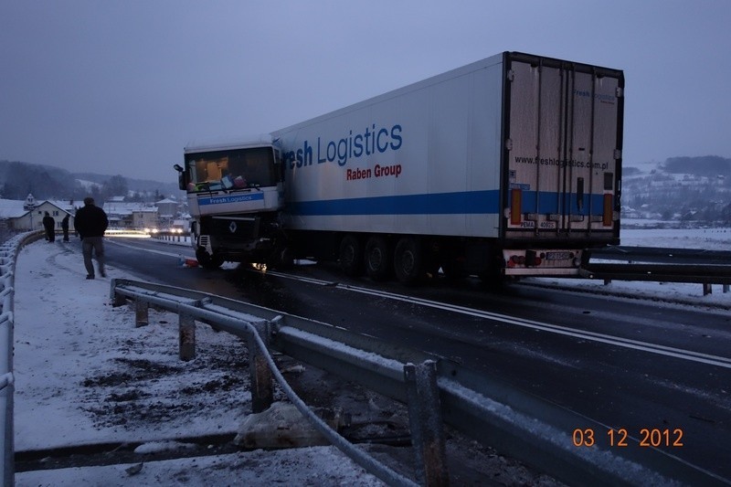 W Zaborowie tir wypadł z drogi. Zdjęcia internauty