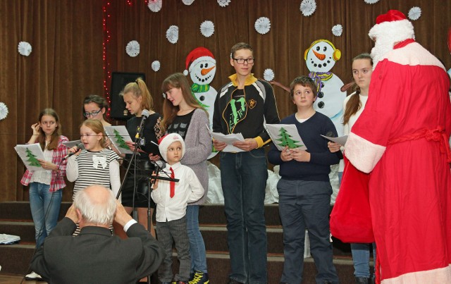 Na koncert kolęd w wykonaniu młodych wokalistów z pracowni Andrzeja Orzechowskiego i zespołu Kaganek pod dyrekcją Henryka Orzechowskiego, przyszło sporo grudziądzan chcących poczuć bożonarodzeniowy klimat.