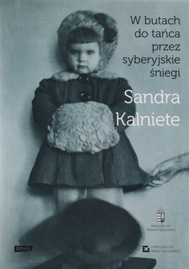 Sandra Kalniente, po rozpadzie Związku Sowieckiego była ambasadorem, ministrem spraw zagranicznych, komisarzem europejskim.