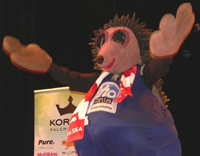 Jeż Edek był supergwiazdą gali "Pierwszaki 2012 w Busku-Zdroju.