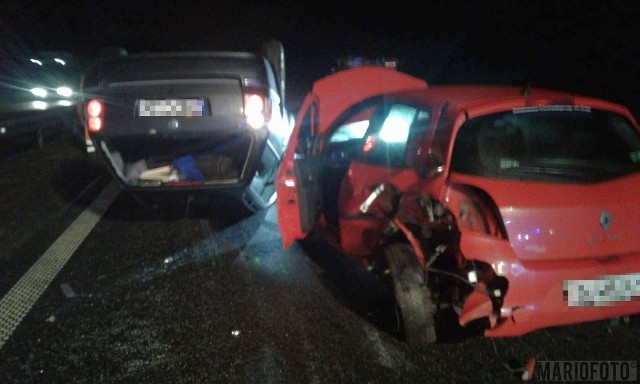 Do zderzenia czterech samochodów doszło na 241. kilometrze A4 (koło Prószkowa) w kierunku Katowic. Ta nitka jest zablokowana. Jedna osoba jest poszkodowana. Wkrótce więcej informacji.