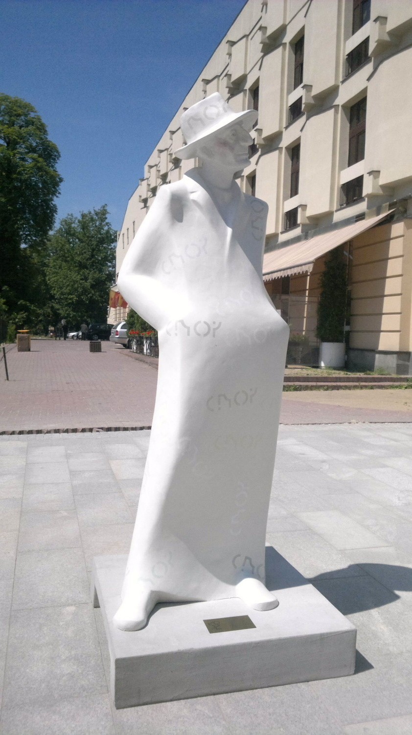 Dziesięć pomników Tuwima na ul. Piotrkowskiej