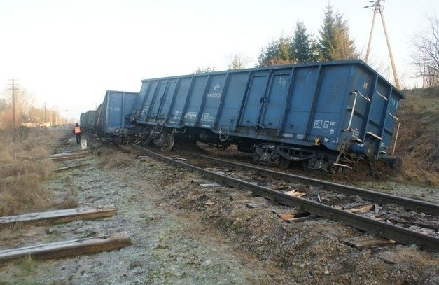 Strabla: Wykolejenie pociągu towarowego (zdjęcia)