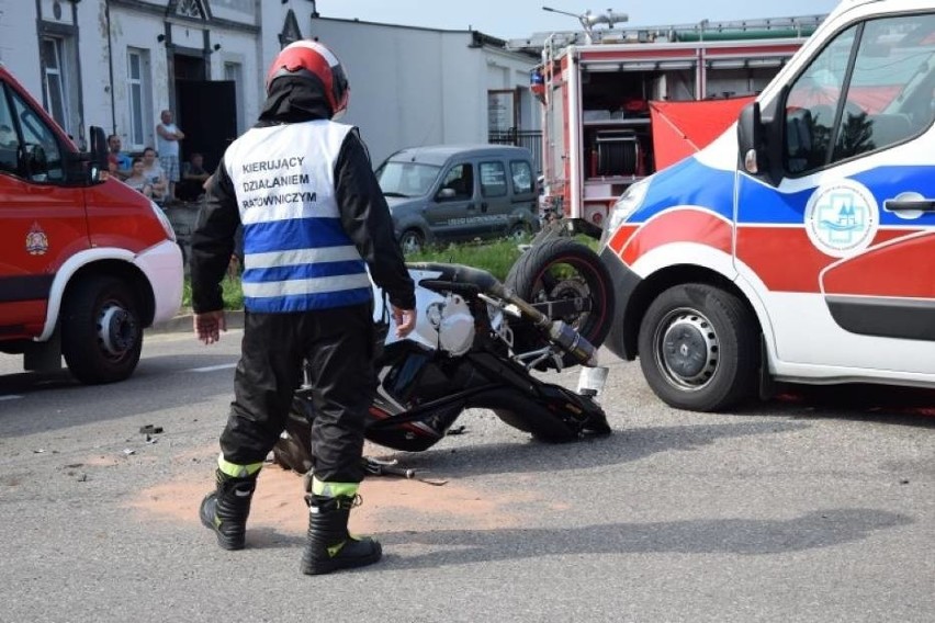 Zderzenie osobówki z motocyklem w Nowym Dworze gdańskim...