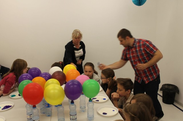 Na festiwalu nie zabraknie atrakcji dla młodszych i starszych pasjonatów nauki. Nie zapomnijcie się zarejestrować.