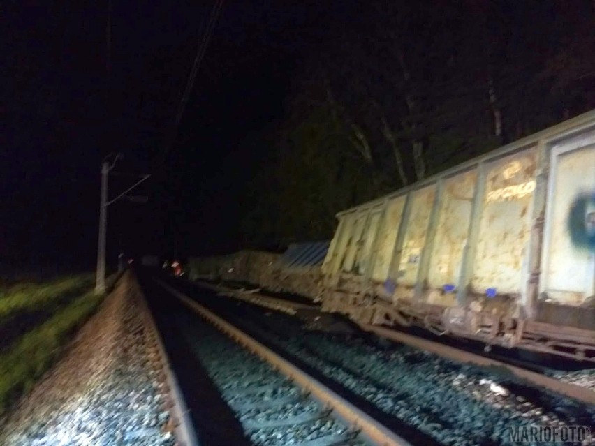 Wykoleił się pociąg z węglem pod Tarnowem Opolskim