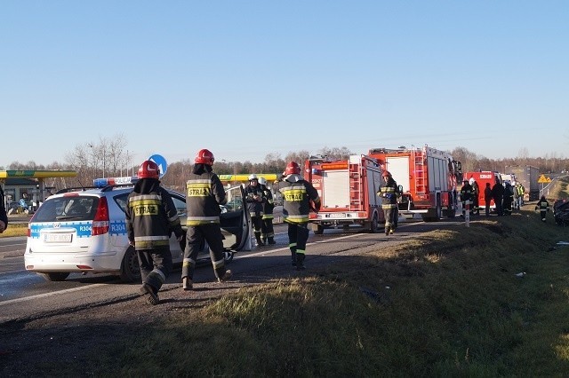 Koziegłowy: Tir zepchnął osobówkę z drogi. Dwie osoby w szpitalu