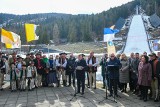 Zakopane. Górale i samorządowcy z Małopolski w obronie Jana Pawła II. "Nie pozwalamy na to" 