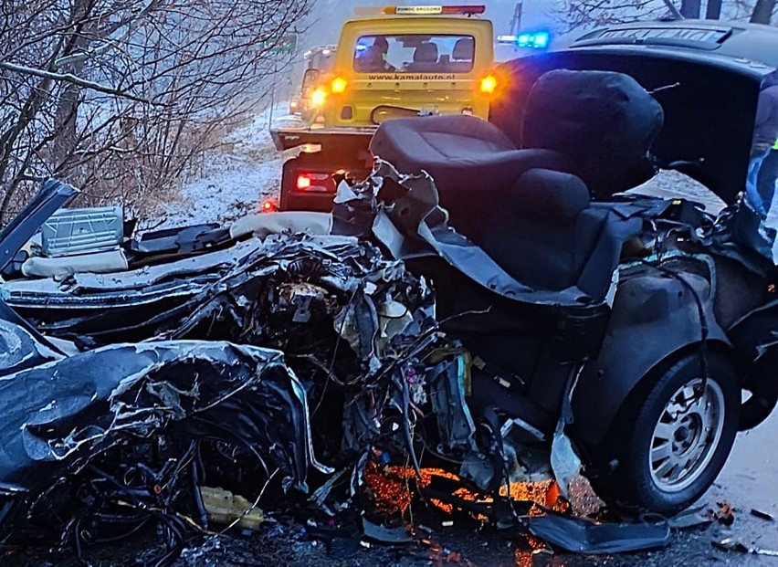 Śmiertelny wypadek w Landku. Droga zablokowana. Ofiarą jest...