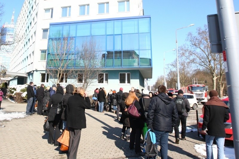 Ewakuacja budynku PZU - ul. Matejki w Szczecinie.