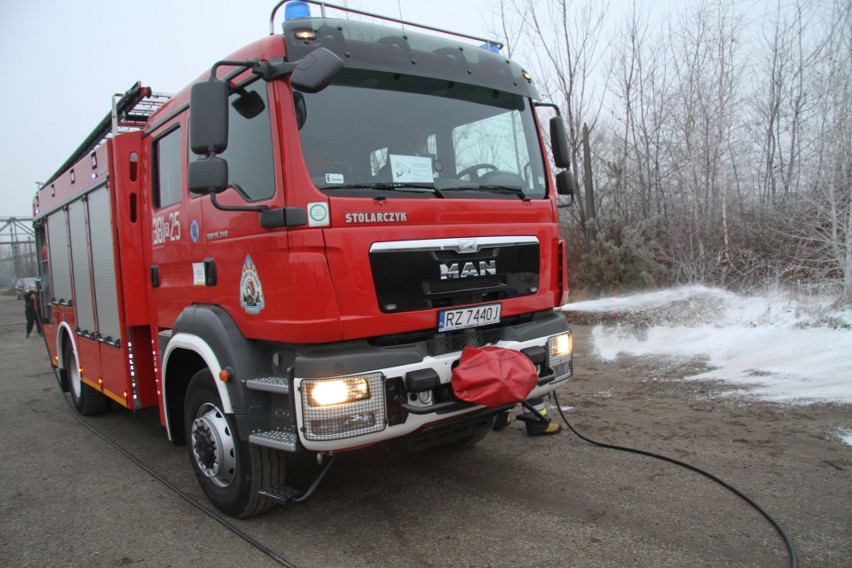 Pożar autobusu w Tarnobrzegu! Pasażerowie zdołali w porę wysiąść (ZDJĘCIA)