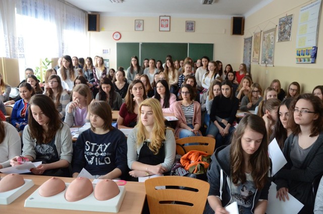 W zajęciach wzięło udział kilkadziesiąt dziewcząt. Wykład cieszył się sporym zainteresowaniem.