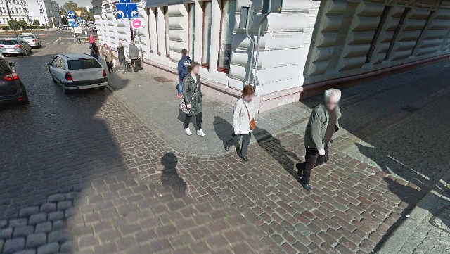 Przyłapani przez kamerę Google Street View na ulicach Torunia - zdjęcia.