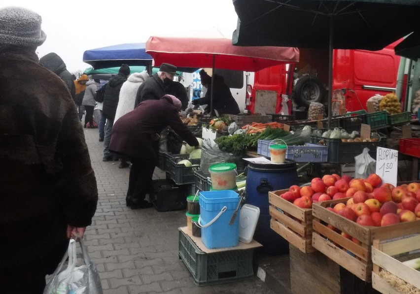 Czwartkowe zakupy na  targowisku  Korej. Tu można zawsze...