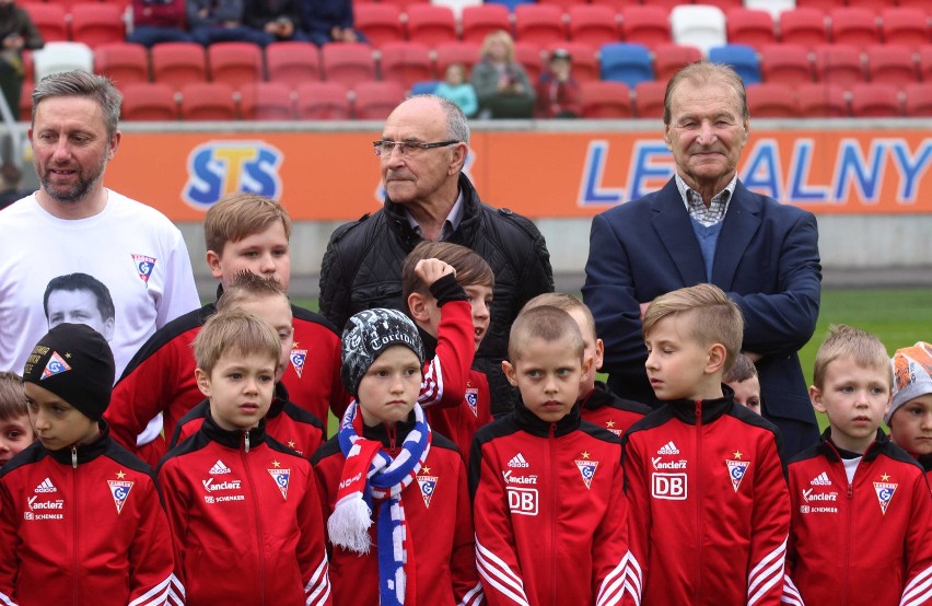 Drużyna Przyjaciół Henryka Bałuszynskiego grała z Górnikiem...