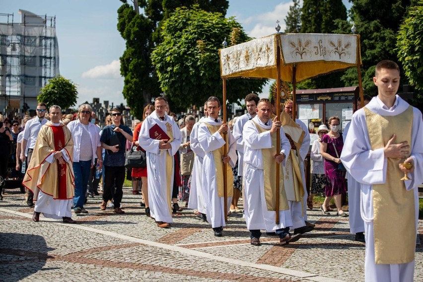 11.06.2020 Procesja na Boże Ciało na osiedlu Antoniuk